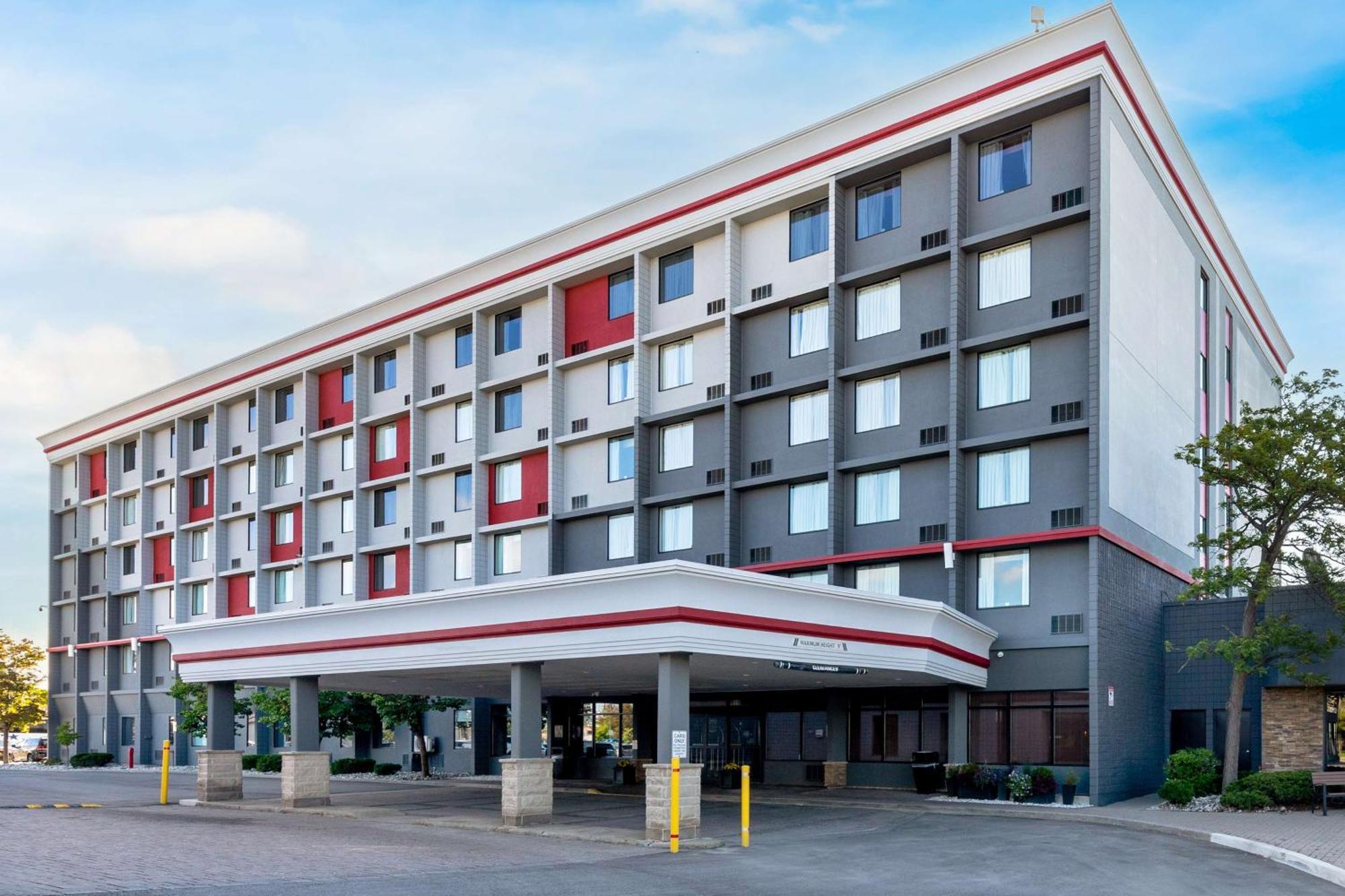 Best Western Plus Toronto Airport Hotel Mississauga Esterno foto
