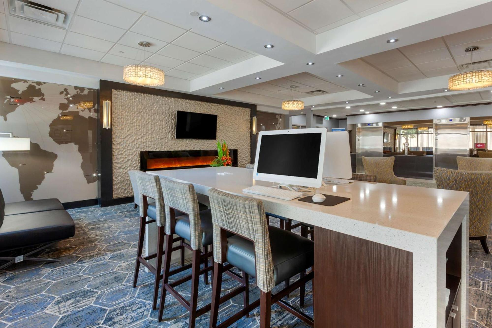 Best Western Plus Toronto Airport Hotel Mississauga Esterno foto