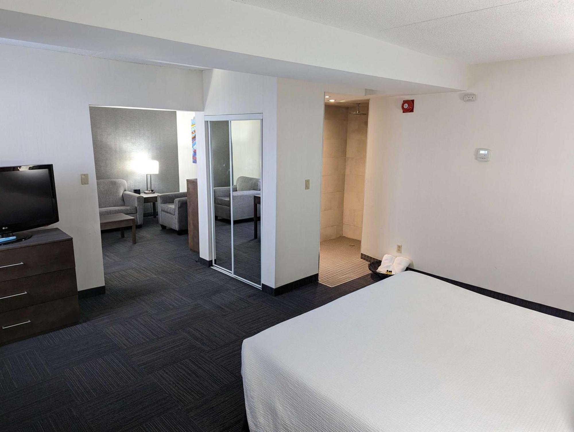 Best Western Plus Toronto Airport Hotel Mississauga Esterno foto