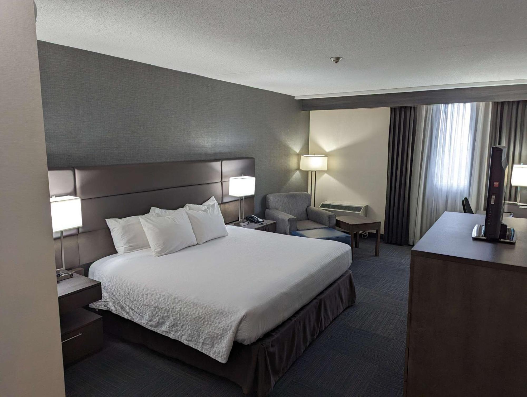 Best Western Plus Toronto Airport Hotel Mississauga Esterno foto