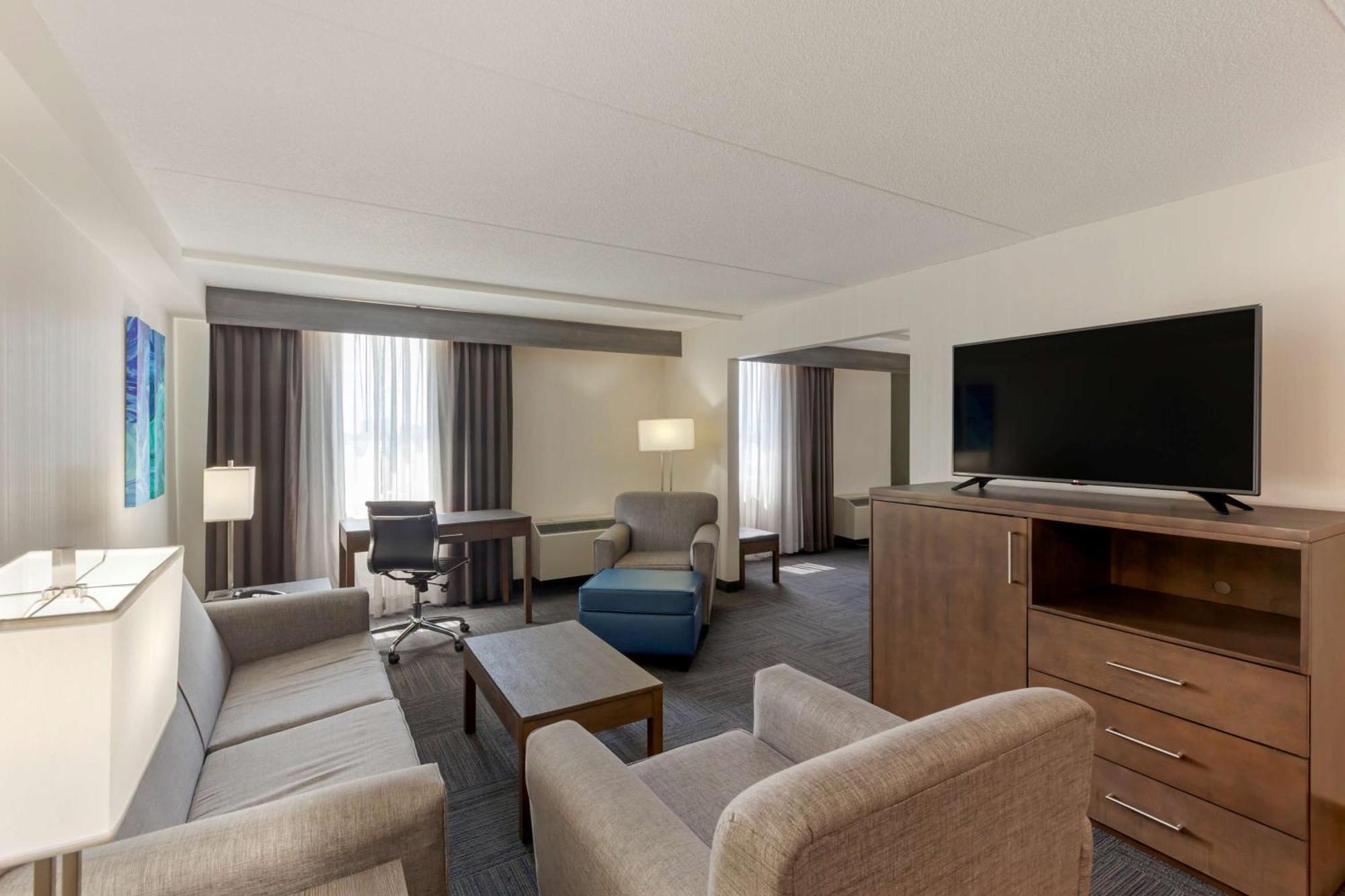 Best Western Plus Toronto Airport Hotel Mississauga Esterno foto