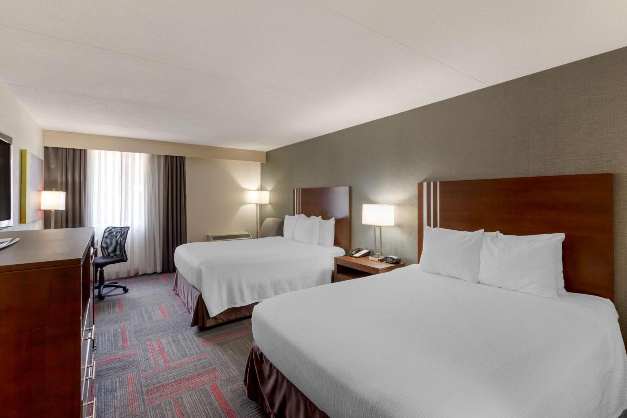 Best Western Plus Toronto Airport Hotel Mississauga Esterno foto