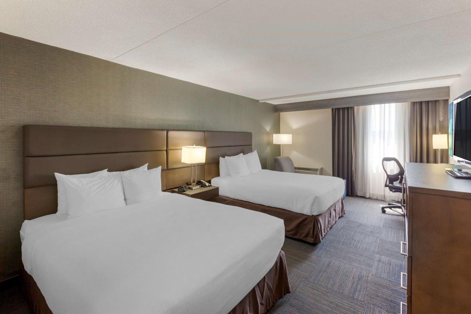 Best Western Plus Toronto Airport Hotel Mississauga Esterno foto