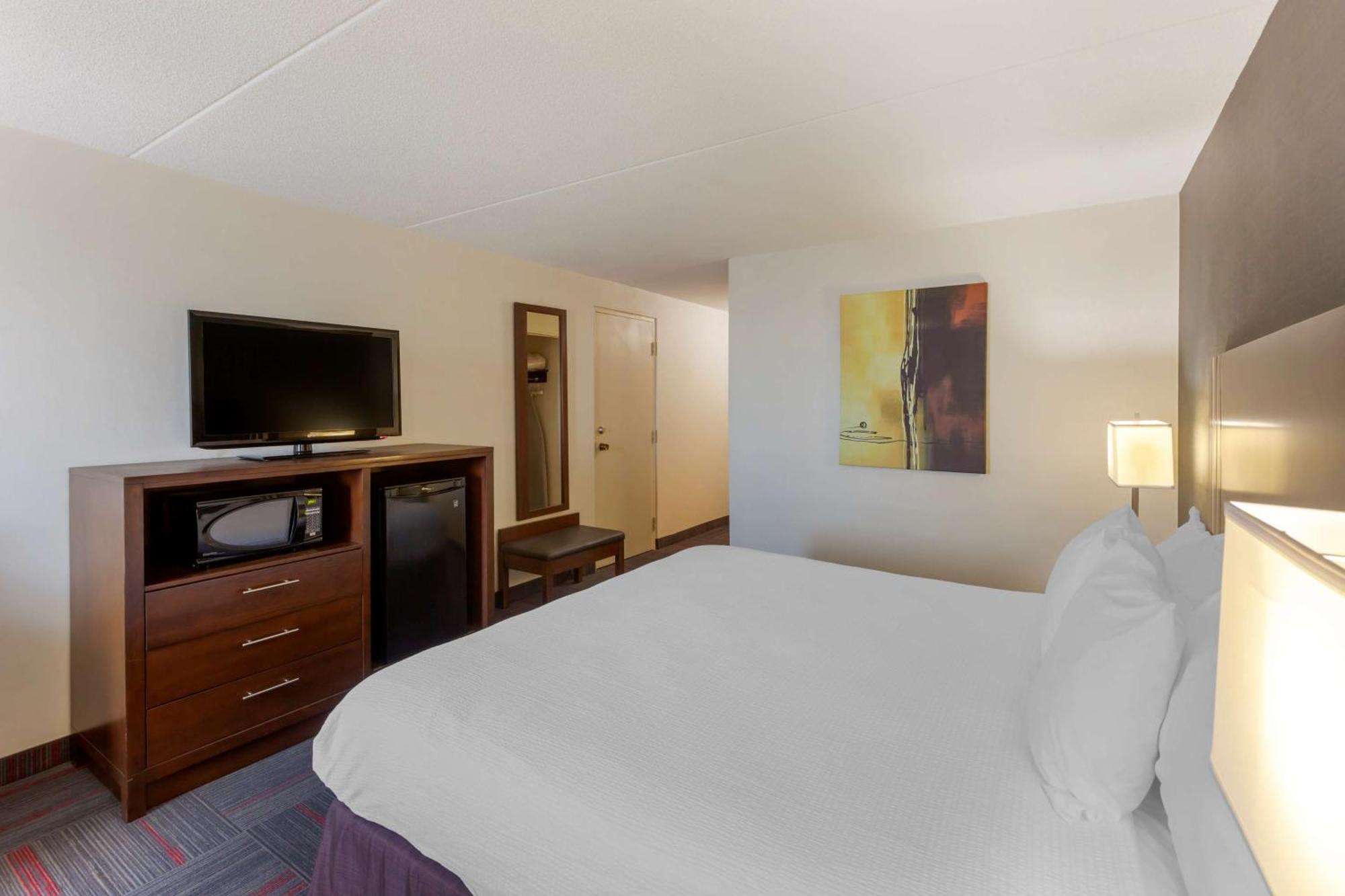 Best Western Plus Toronto Airport Hotel Mississauga Esterno foto