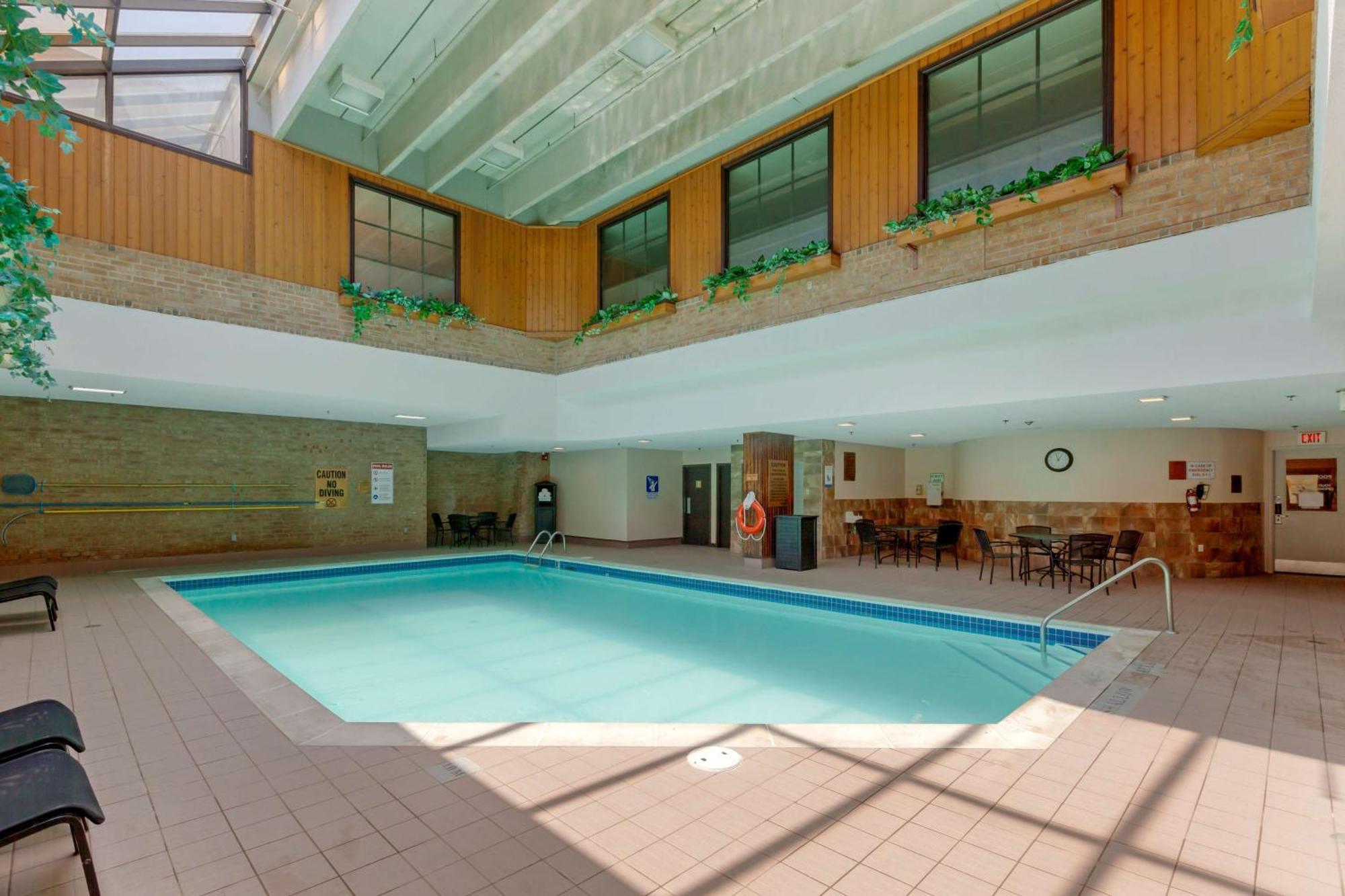 Best Western Plus Toronto Airport Hotel Mississauga Esterno foto
