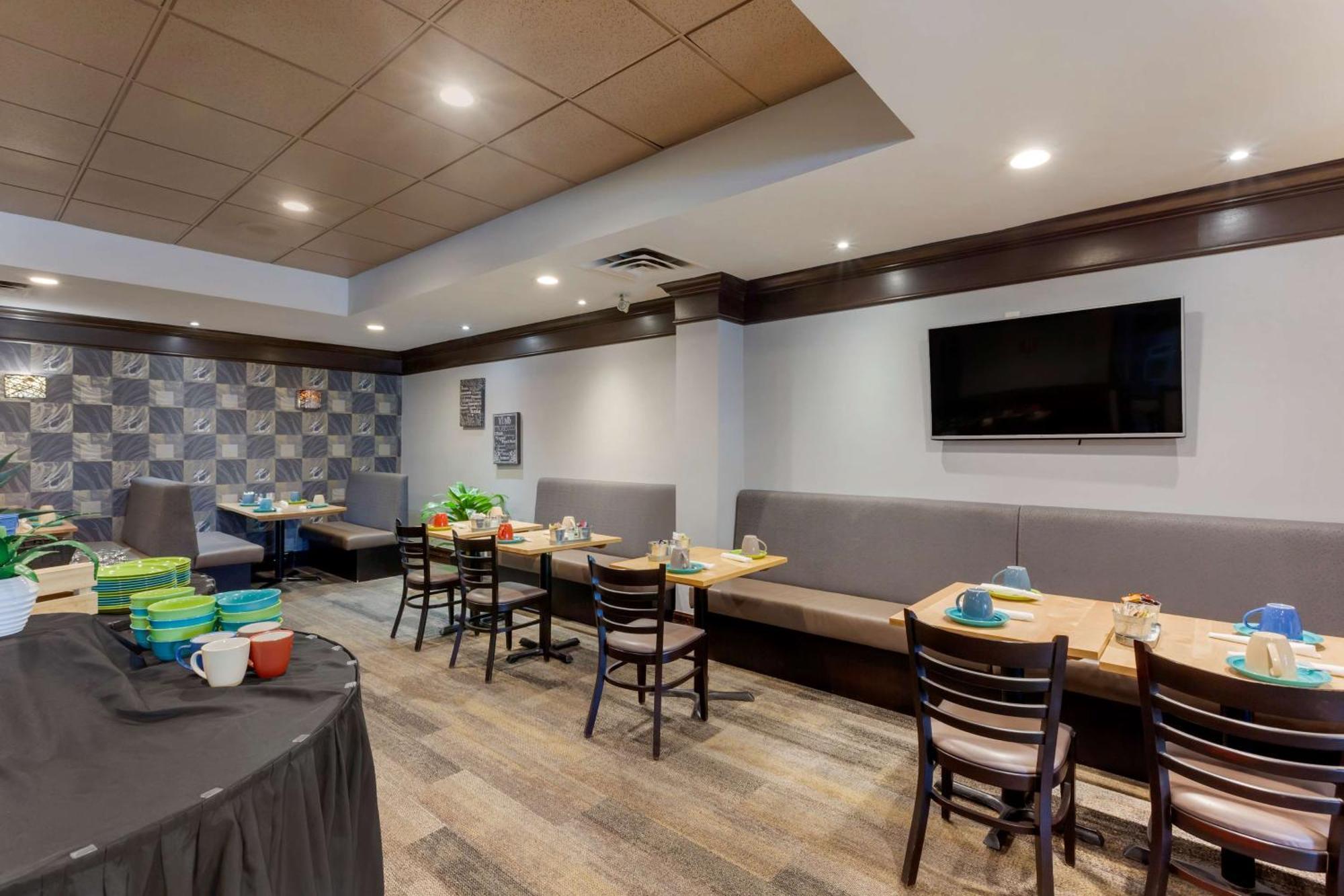 Best Western Plus Toronto Airport Hotel Mississauga Esterno foto